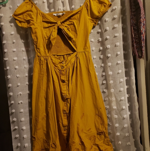 Dress - Picture 1 of 9